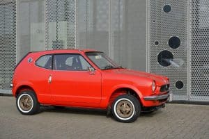 Piepkleine, knotsgekke Honda Z600 heeft geldingsdrang