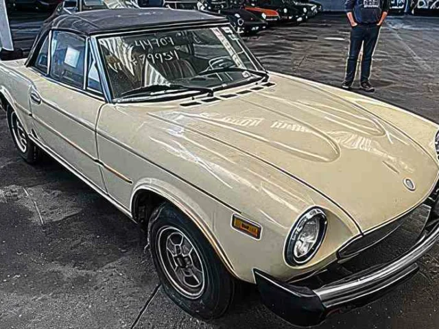 Fiat 124 Spider
