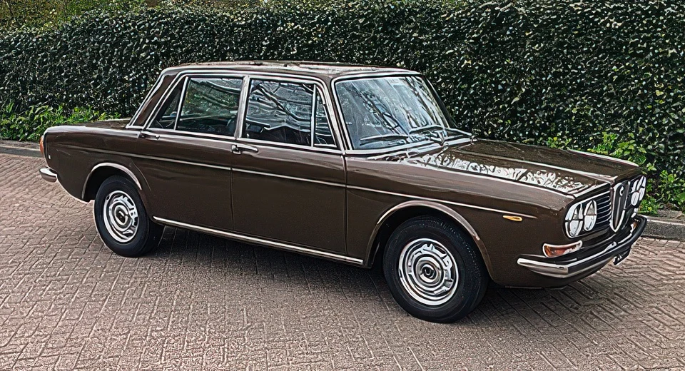 Lancia 2000